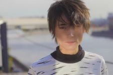 Земфира продолжает избавляться от имущества в России: продан Mercedes C200 и закрыты долги по коммуналке