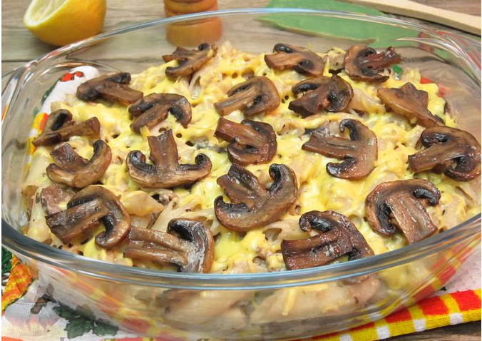 паста с кабачком и шампиньонами. mkaronvy e1599166633628. паста с кабачком и шампиньонами фото. паста с кабачком и шампиньонами-mkaronvy e1599166633628. картинка паста с кабачком и шампиньонами. картинка mkaronvy e1599166633628. Для данного блюда вы можете взять абсолютно любые макаронные изделия, главное чтобы они были хорошего качества – фетучини, спагетти, бантики, спиральки и пр. По желанию готовую пасту можно слегка посыпать тертым сыром Пармезан.