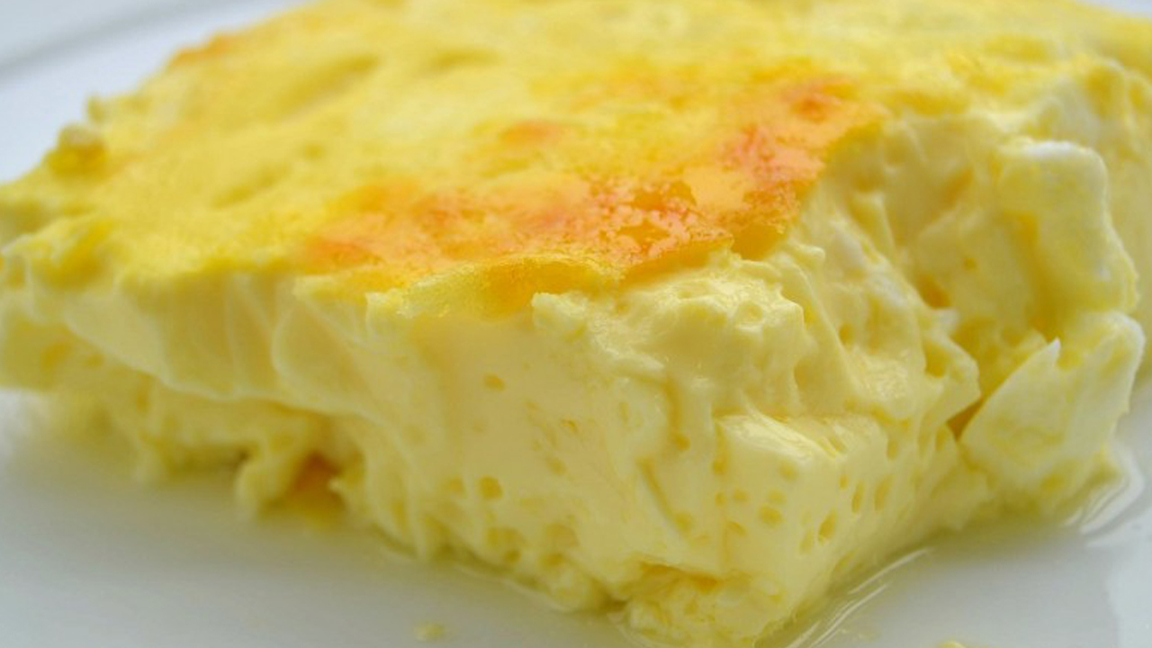 Омлет на сковороде с молоком пышный с сыром рецепт с фото