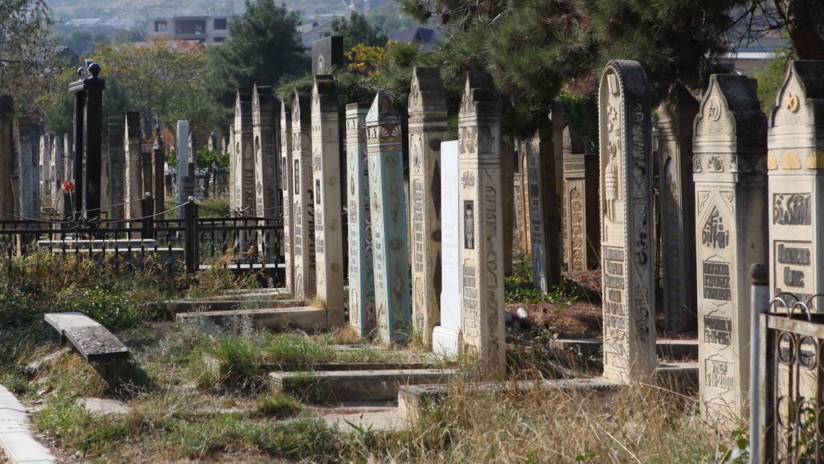 Мусульманское кладбище в Грозном