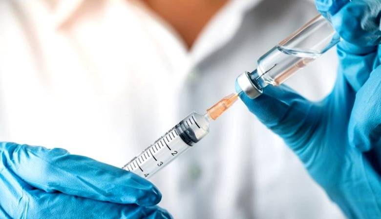 Успешная вакцинация от коронавируса проходит в Израиле в одной из ведущих клиник Ассута