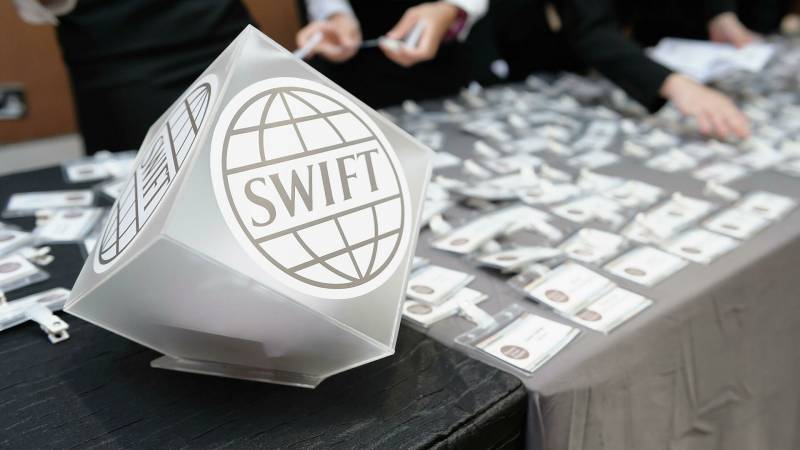 Что будет, если Россию отключат от платежной системы SWIFT