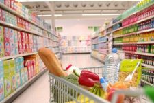 Стоит ли россиянам беспокоиться, что в магазинах не хватит продуктов.jpg