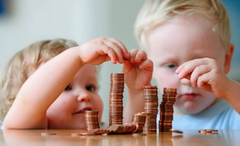В России утвердили дополнительные выплаты на детей в 2022 году