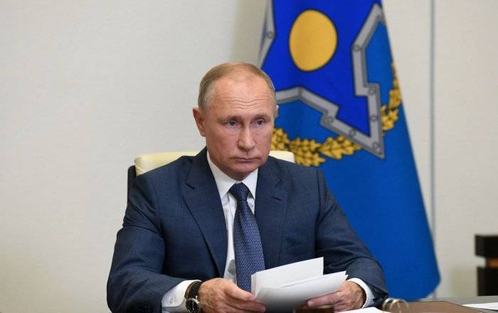 Путин подписал закон о запрете педофилам посещать детские организации