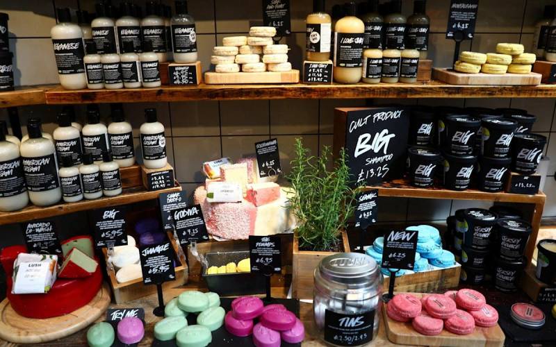 Компания Lush готовится к закрытию своих магазинов в России