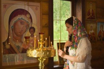 В РПЦ рассказали, можно ли выбрасывать крестики